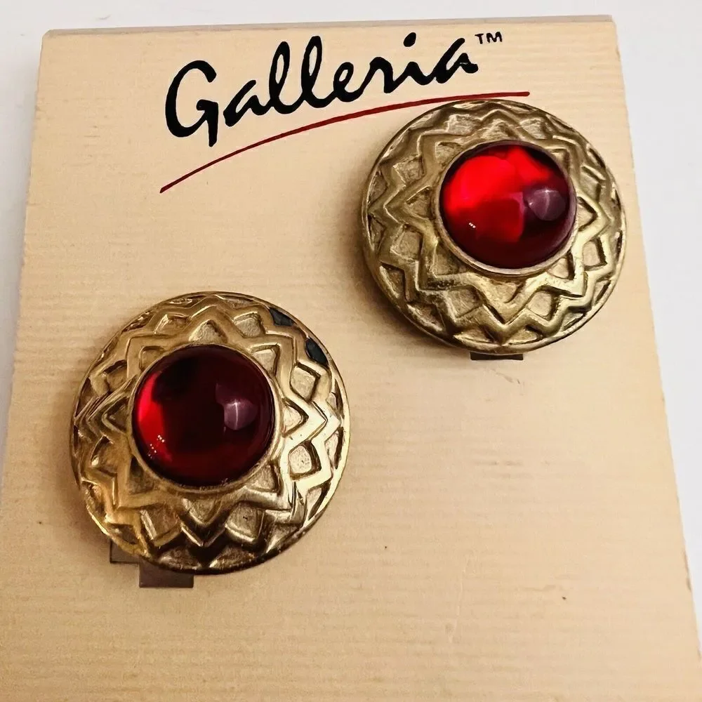 Vintage Galleria Gripoix Glass Earrings Cabochon Clip On Red Gold Tone Round
